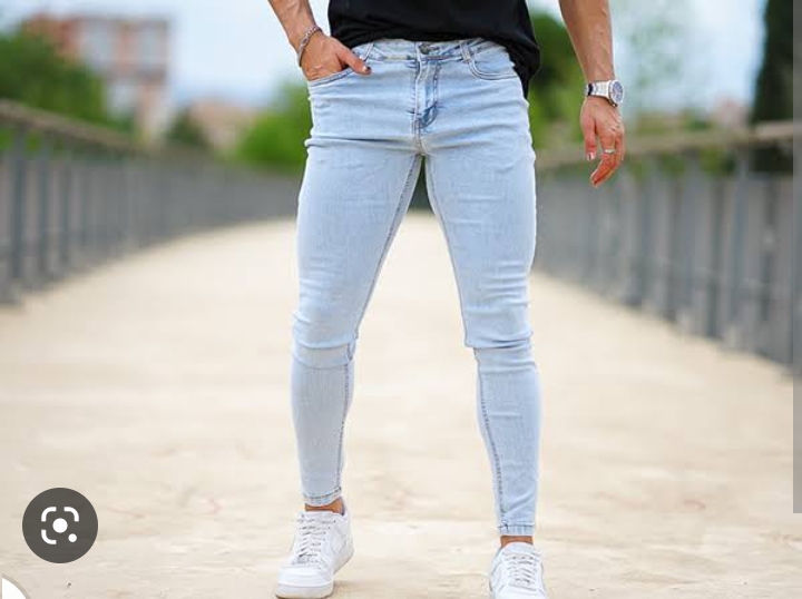 Štíhla postava je vďačná za svetlé odtiene